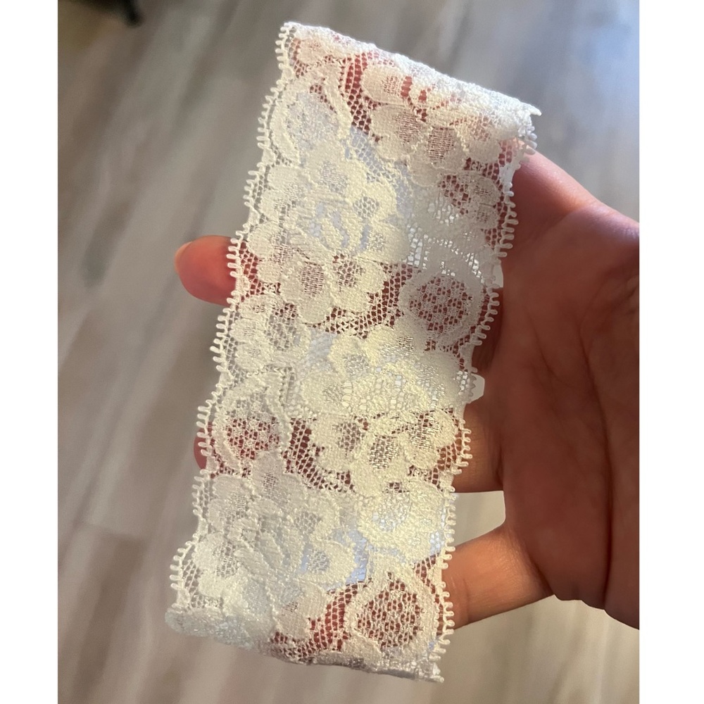 Wedding Garter - Picture 2 of 3